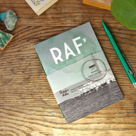 Carnet R.A.F.*